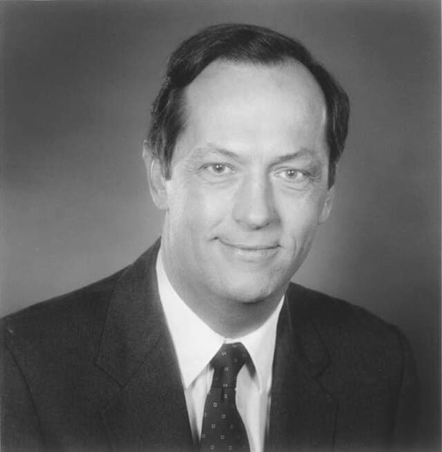 Former US Sentor, NBA player, United States Air Force Reservist Bill Bradley